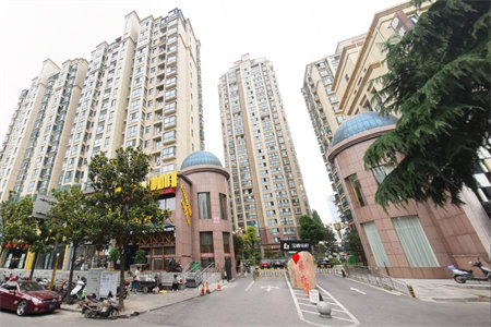 城西供销公寓3室2厅1卫74.8万95m2毛坯房出售